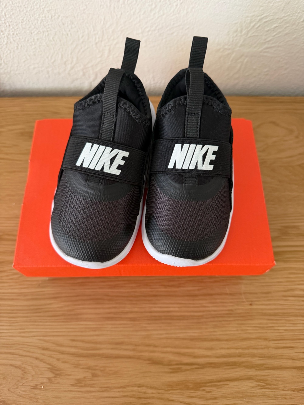 Nike Kids Flex Runner 4 sneakers size 7